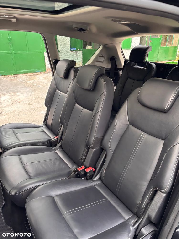 Ford S-Max - 11