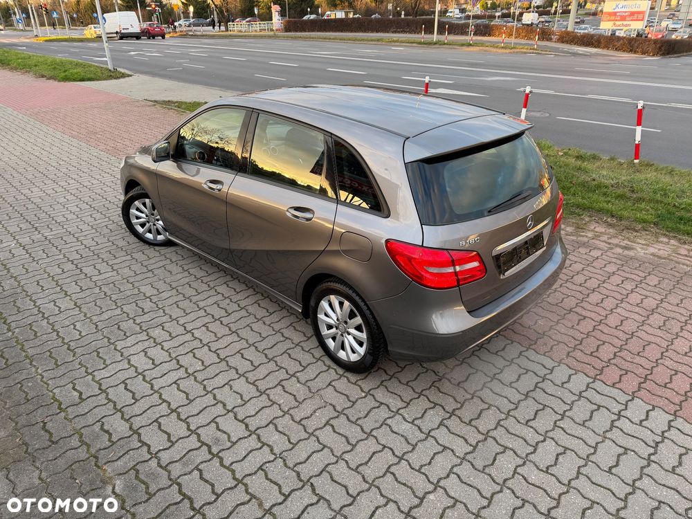 Mercedes-Benz Klasa B 180 BlueEFFICIENCY Edition - 32
