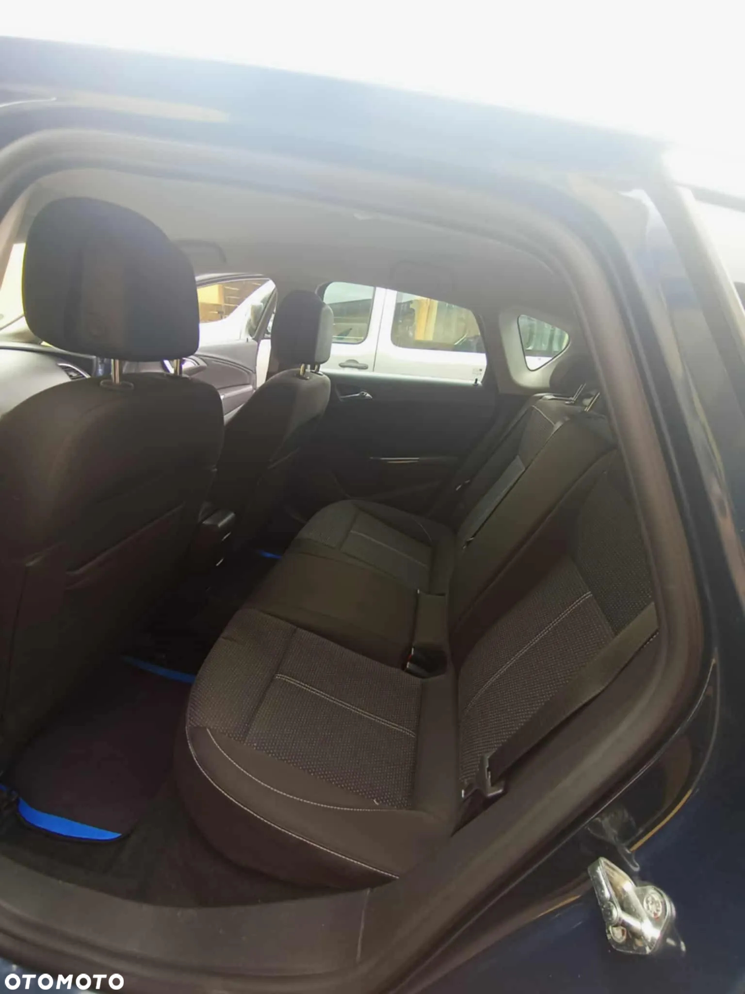 Opel Astra IV 1.4 T Cosmo - 15
