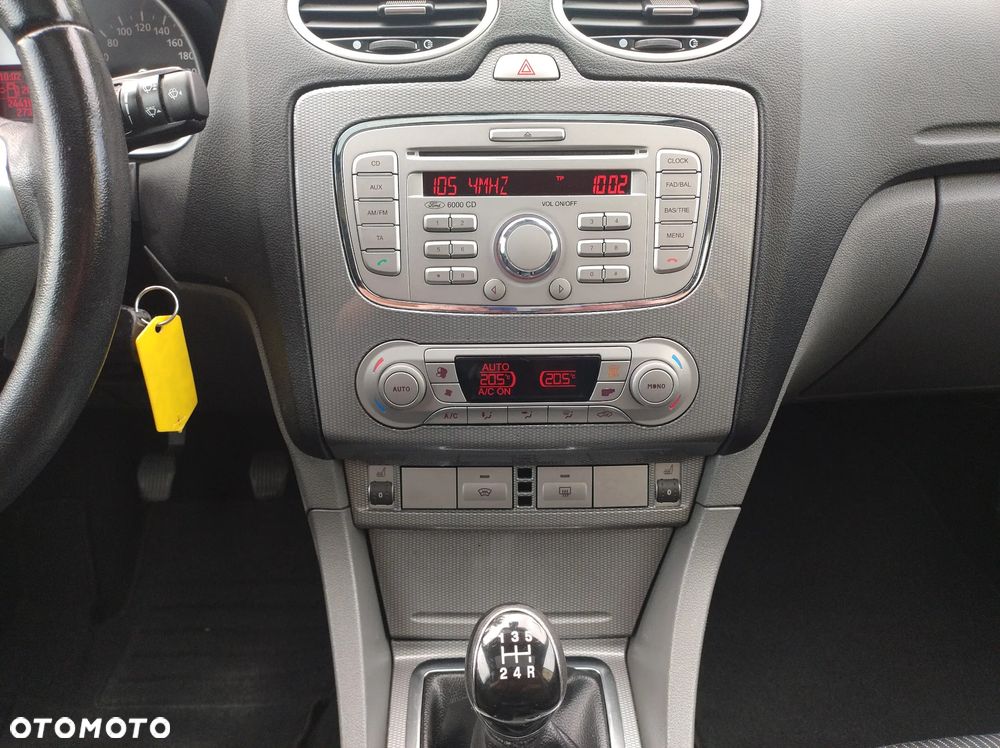 Ford Focus 2.0 16V Sport - 21