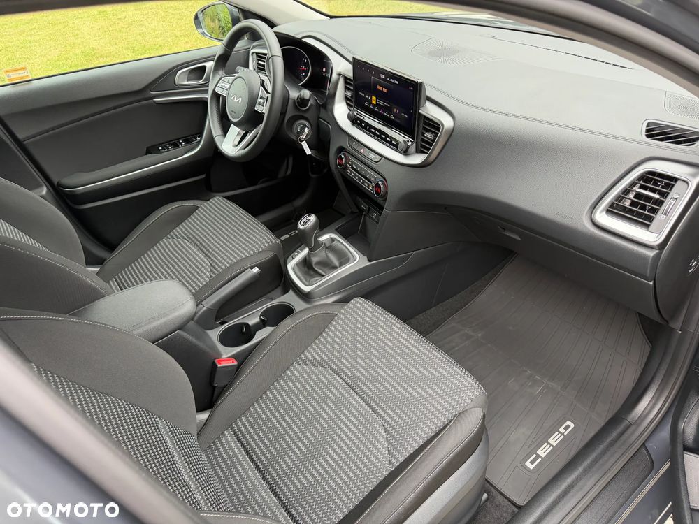 Kia Ceed 1.5 T-GDI M - 9