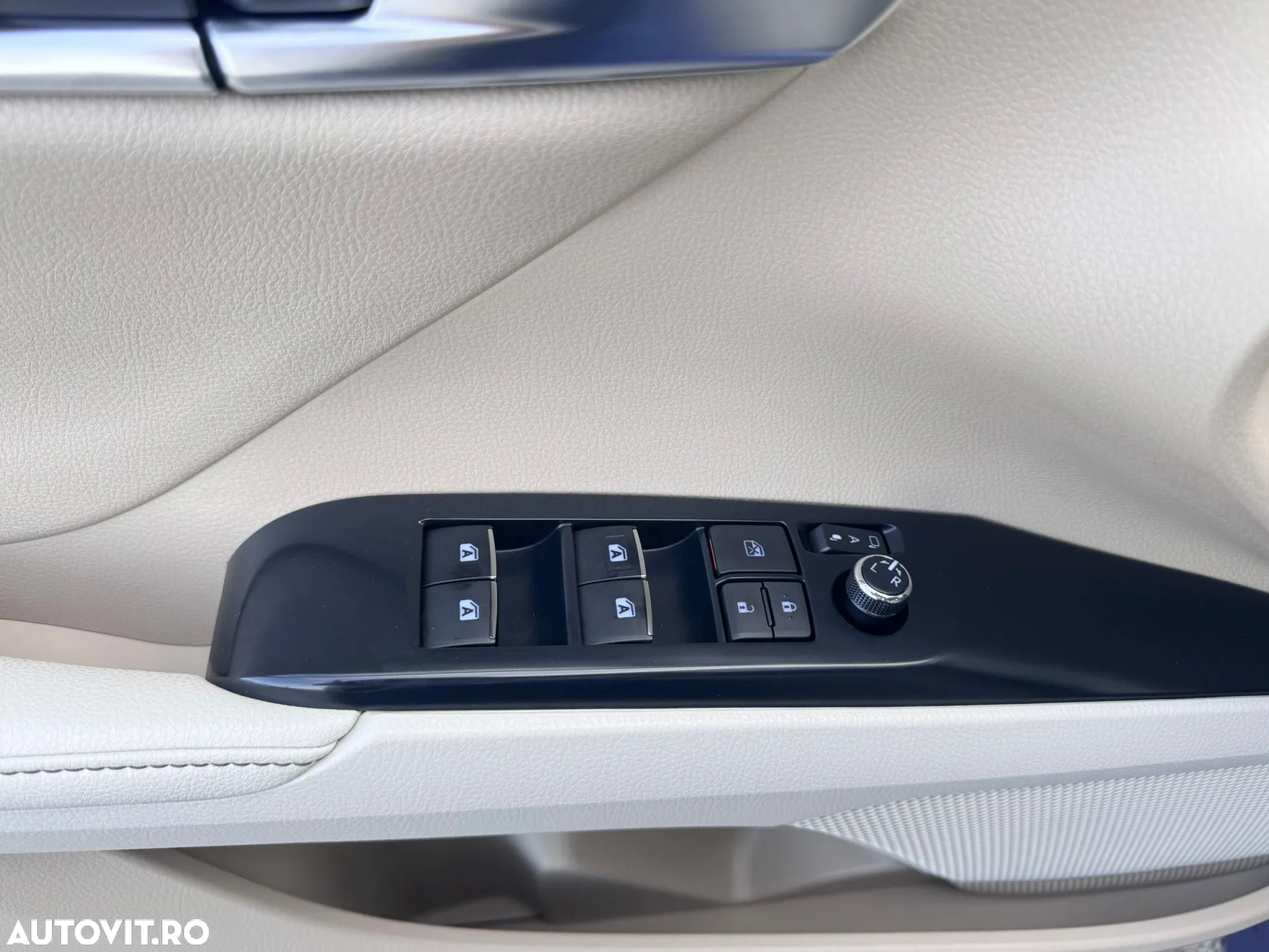 Toyota Camry 2.5 Hybrid Exclusive - 12