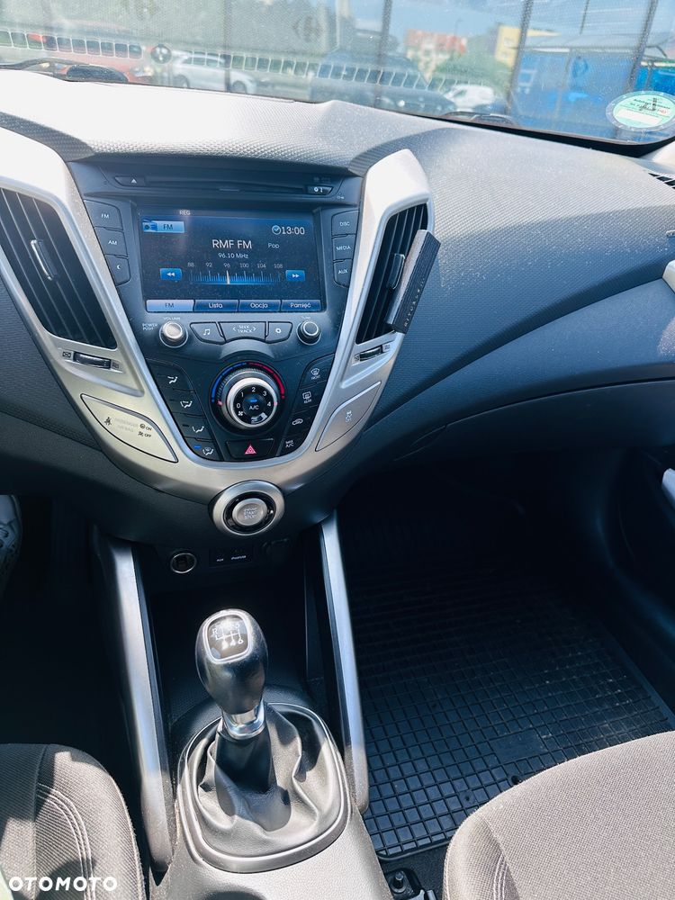 Hyundai Veloster 1.6 Style - 12