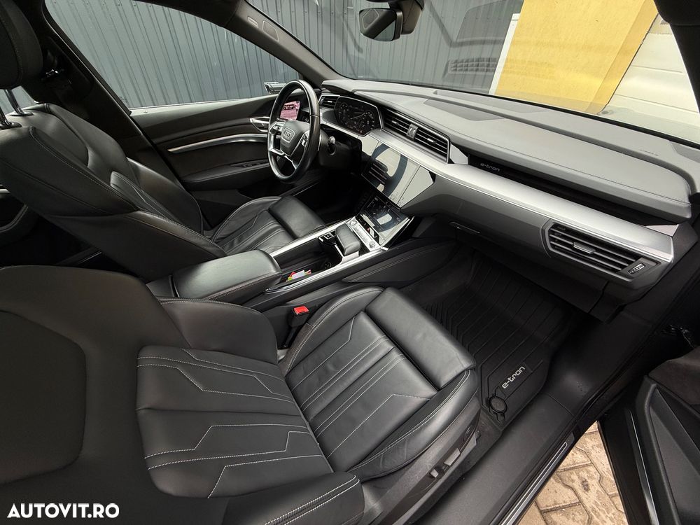 Audi e-tron 55 quattro - 10
