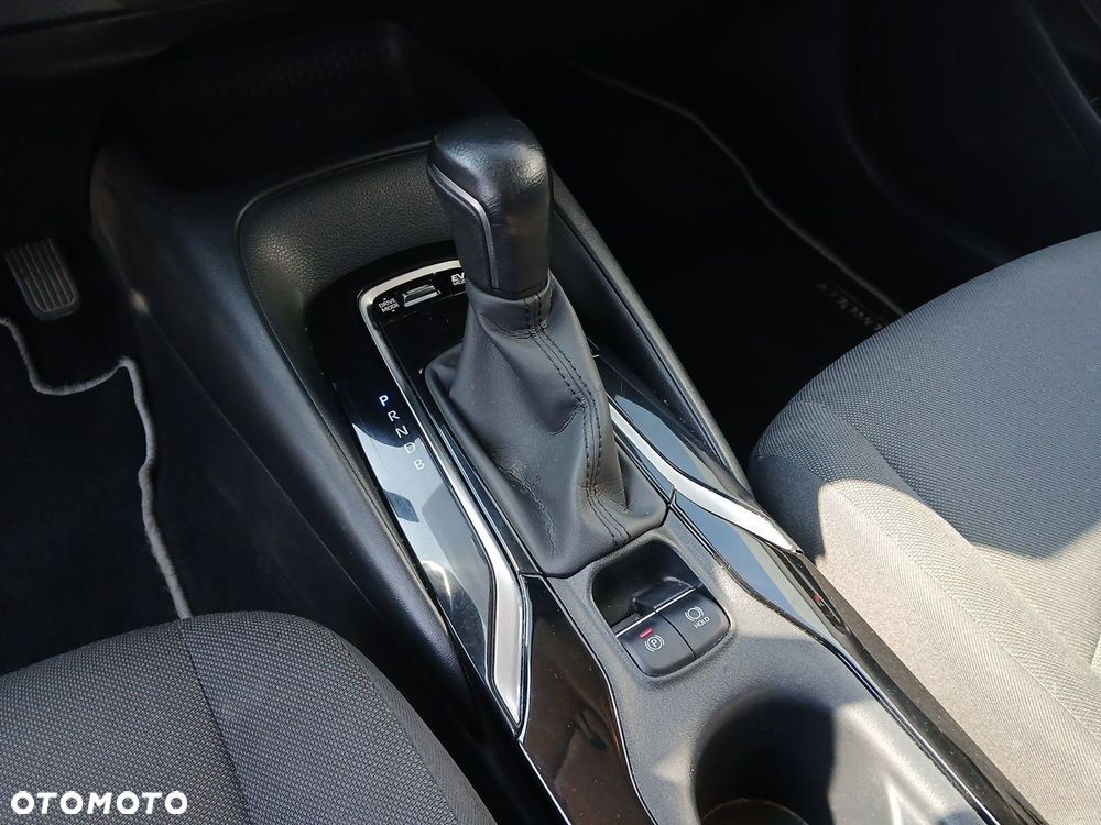 Toyota Corolla 1.8 Hybrid Comfort - 29