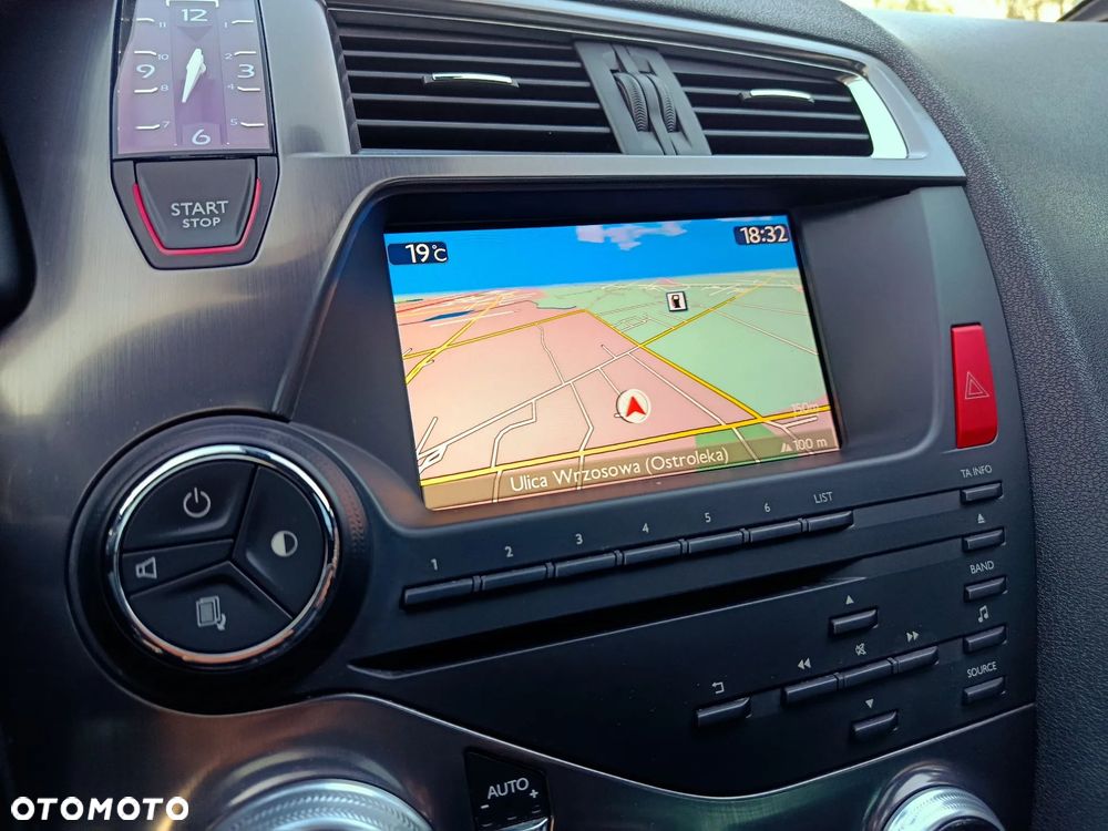 Citroën DS5 e-HDi 115 EGS6 SoChic - 19
