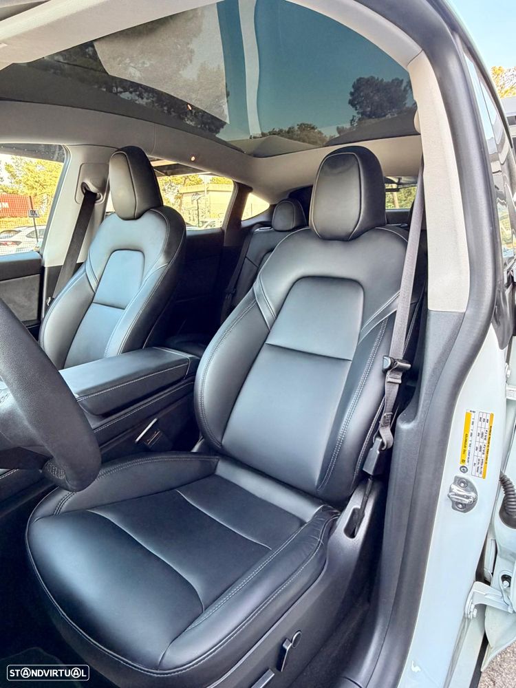 Tesla Model Y Performance Dual Motor AWD - 13