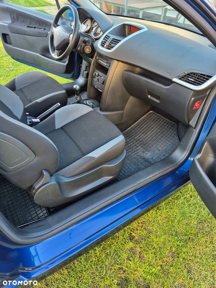 Peugeot 207 1.4 16V Trendy - 13