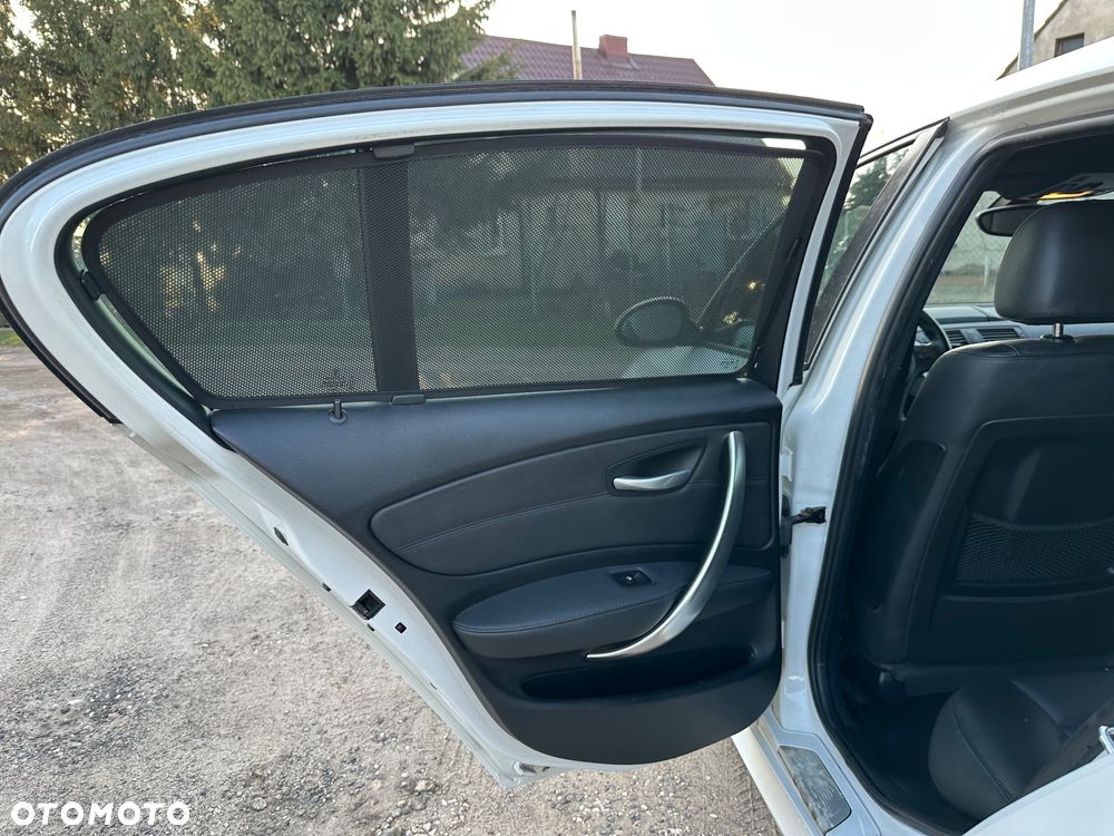 BMW Seria 1 123d DPF Edition Sport - 27