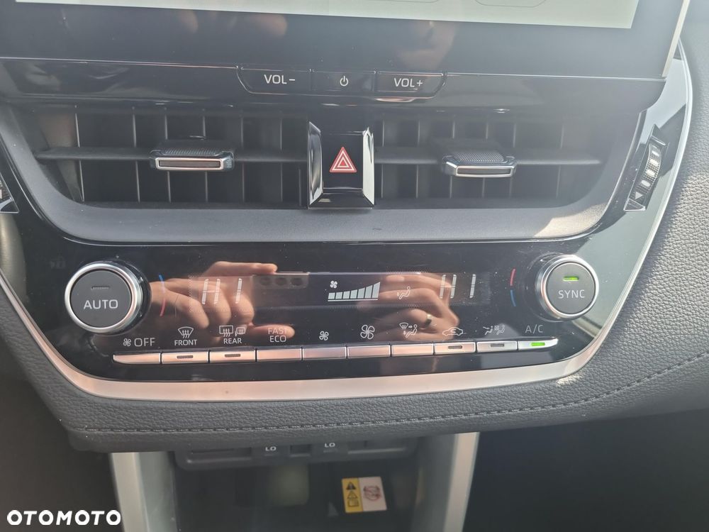 Toyota Corolla Cross - 22