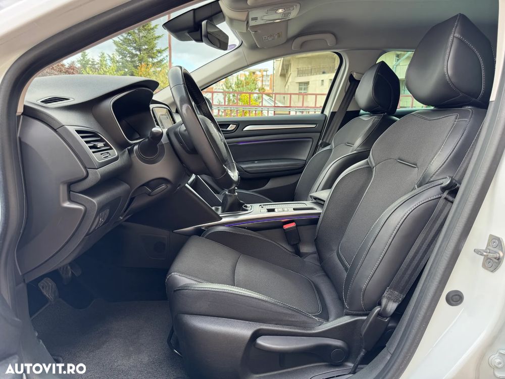 Renault Megane TCe 140 GPF Techno - 13