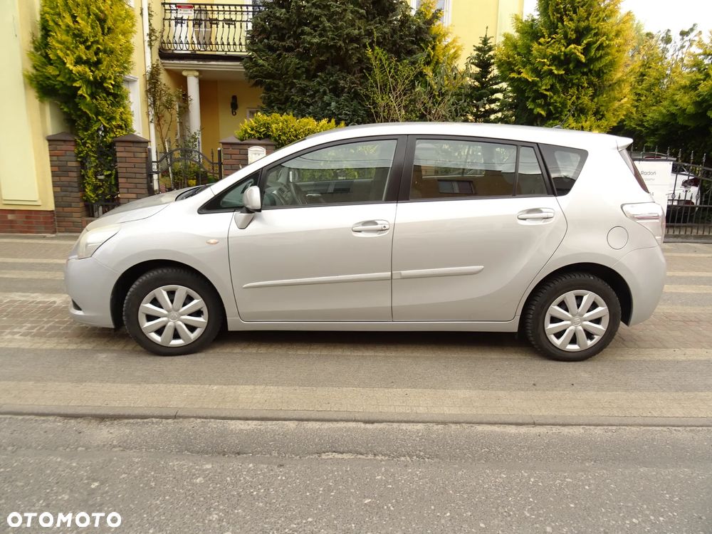 Toyota Verso 1.8 Prestige EU5 - 12