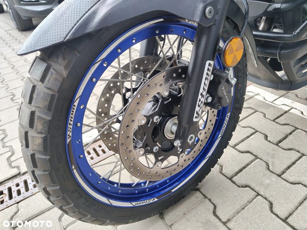 Suzuki V-STROM - 12