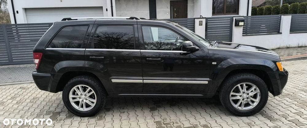 Jeep Grand Cherokee - 33