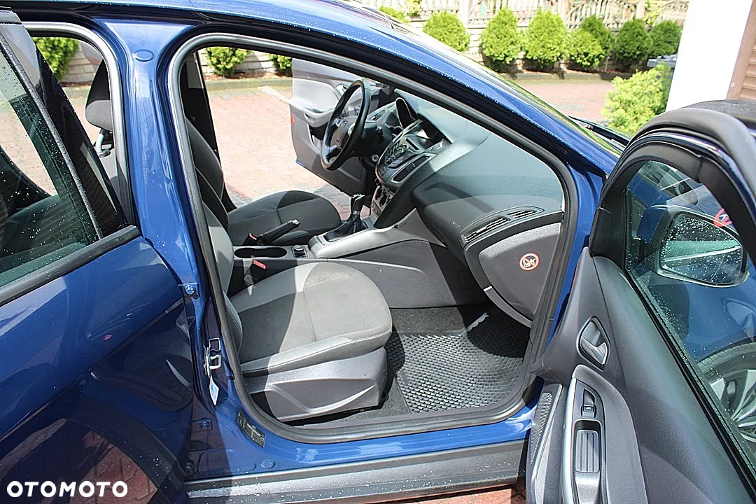 Ford Focus 1.6 Ambiente - 10
