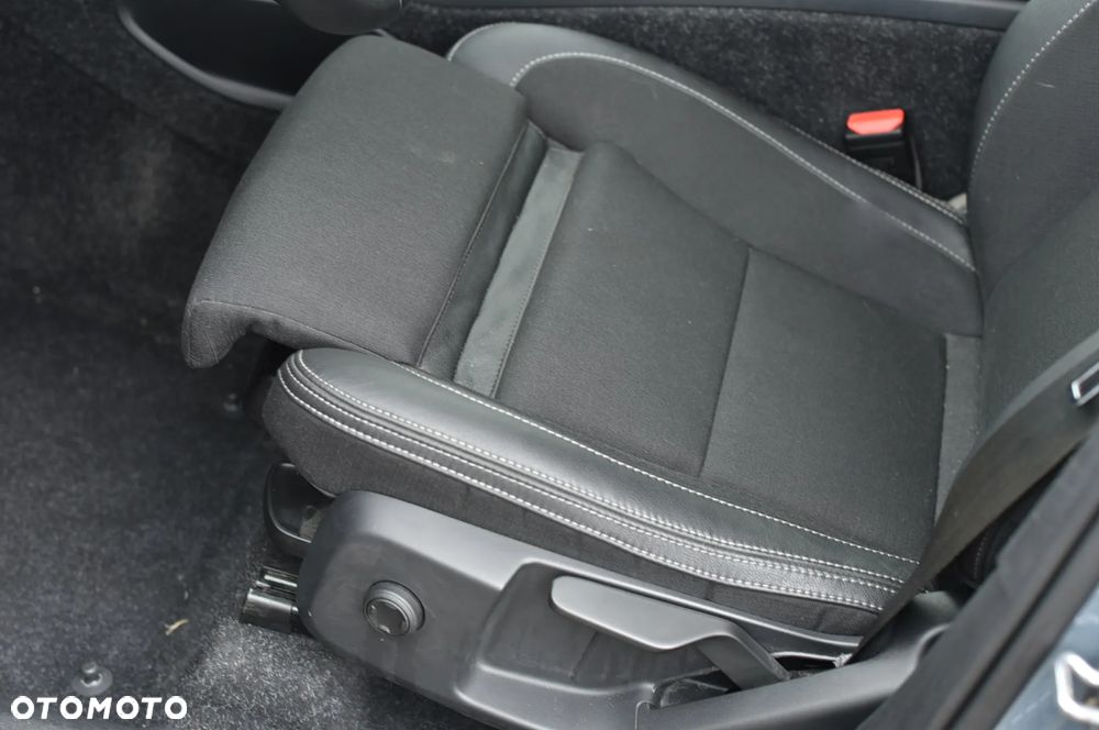 Volvo XC 40 D4 AWD Geartronic Momentum - 15