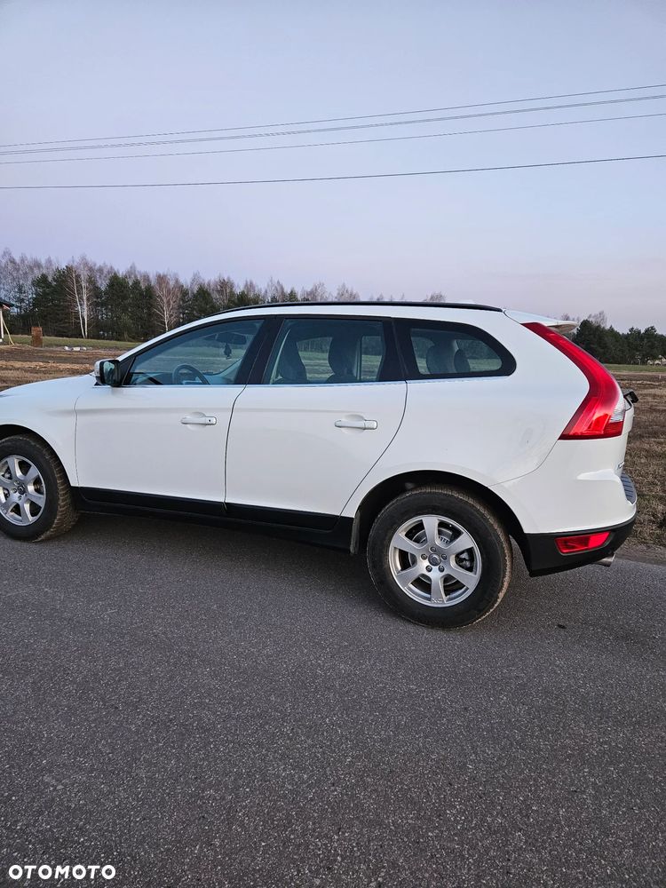 Volvo XC 60 D5 AWD Momentum - 10