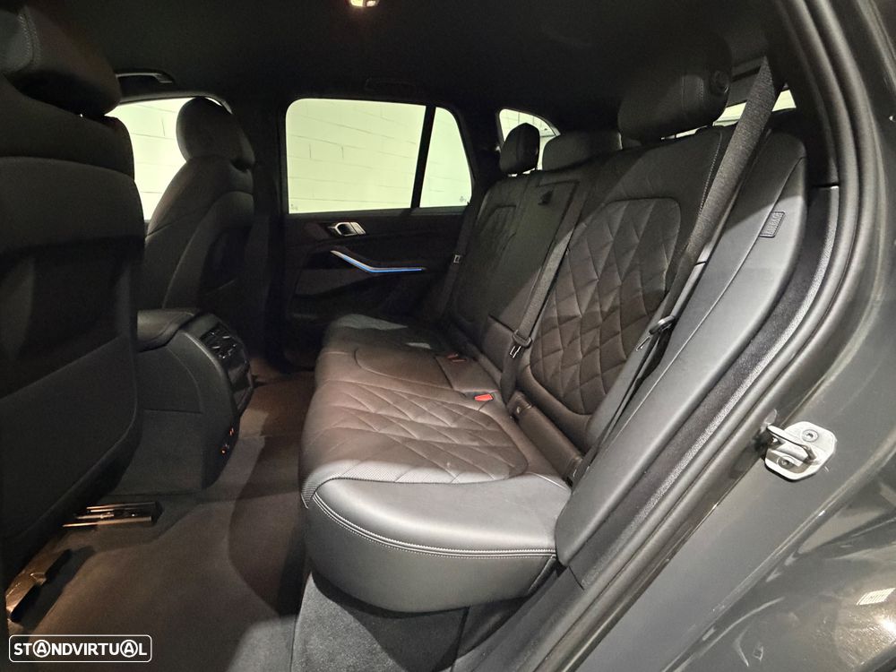 BMW X5 50 e xDrive Edição Desportiva M - 9