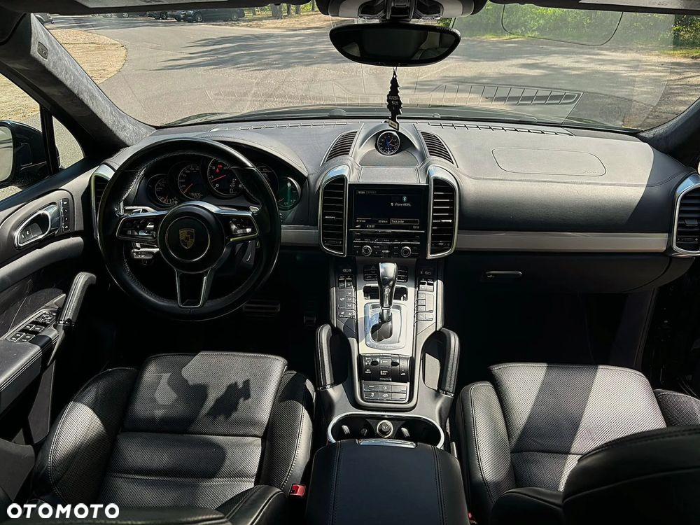 Porsche Cayenne GTS - 9