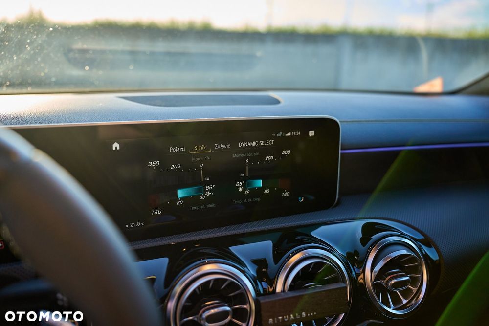 Mercedes-Benz CLA AMG 45 S 4-Matic 8G-DCT - 27