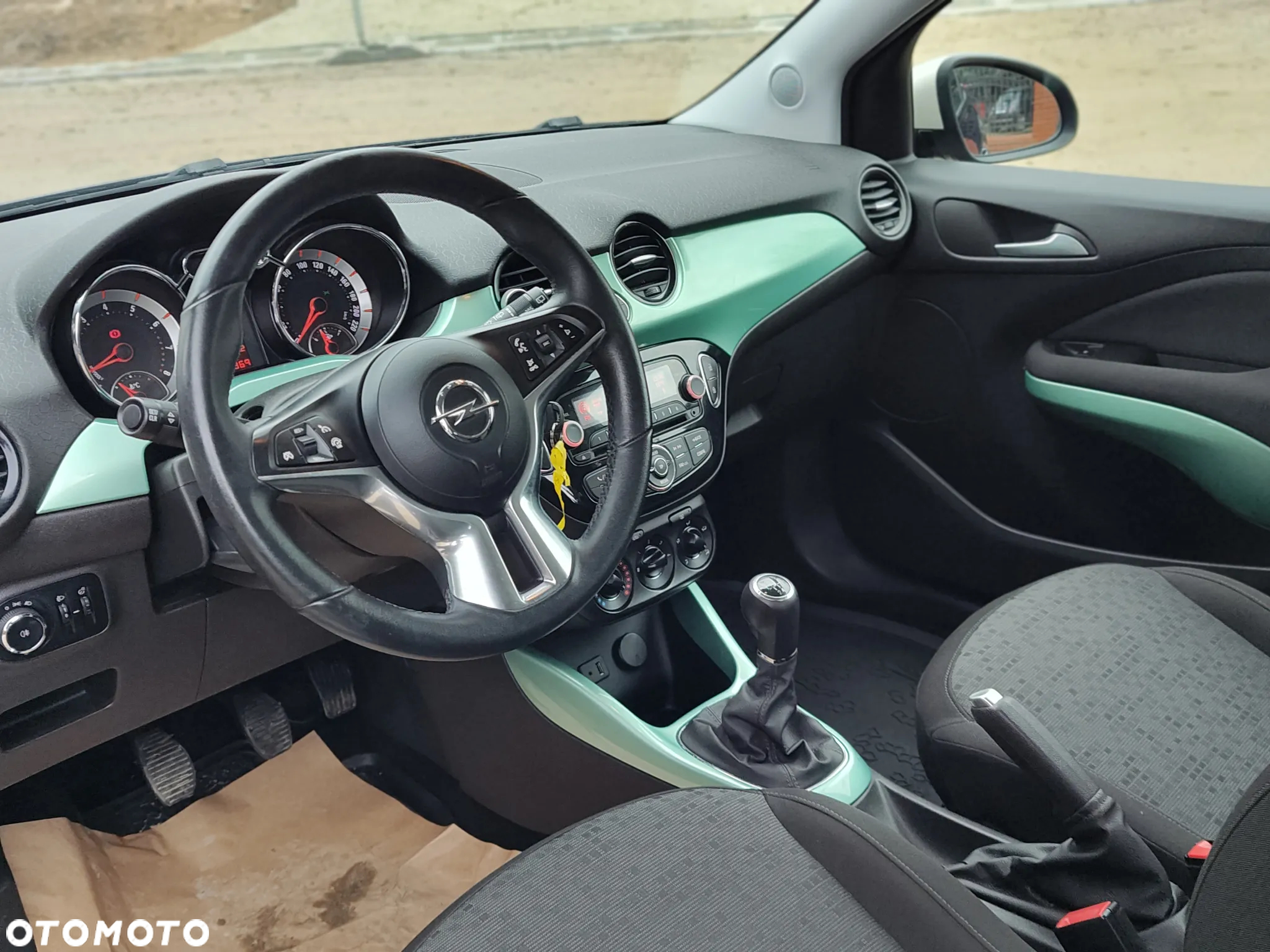 Opel Adam 1.2 Glam - 15