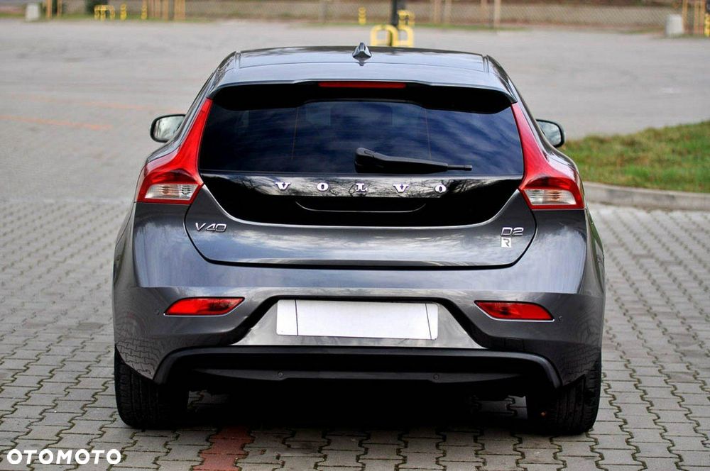 Volvo V40 D2 Momentum - 16