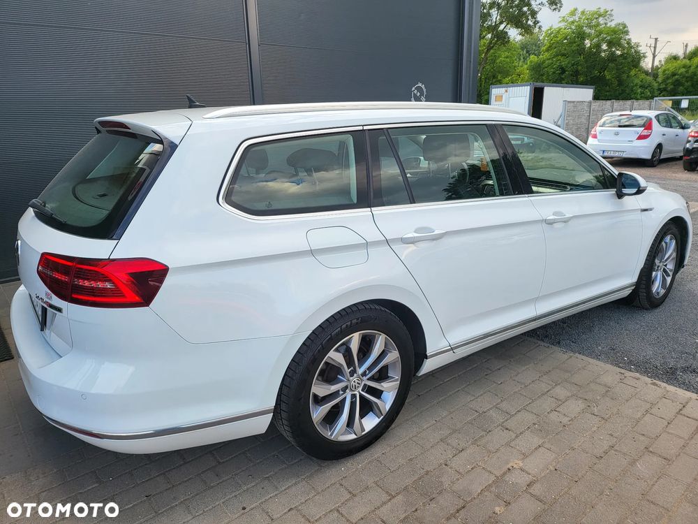 Volkswagen Passat Variant 2.0 TDI SCR 4Motion DSG Highline - 34
