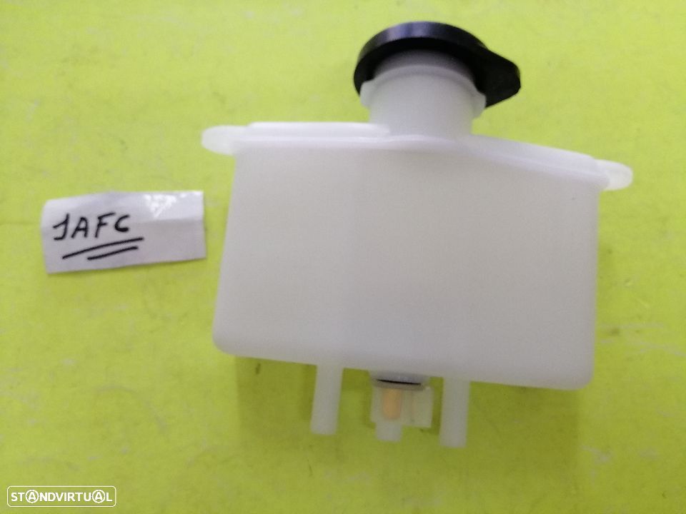 Reservatório do óleo dos travões Mitsubishi Canter FE531 FE534 FE649 FE659 - 2