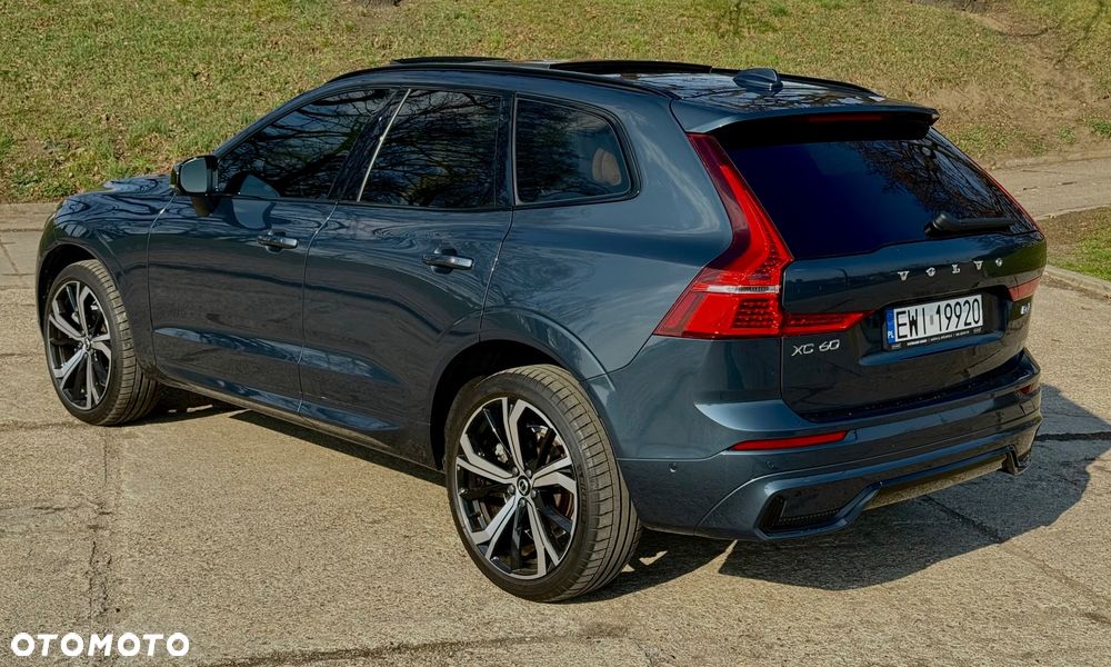 Volvo XC 60 B6 B AWD Ultimate Dark - 4