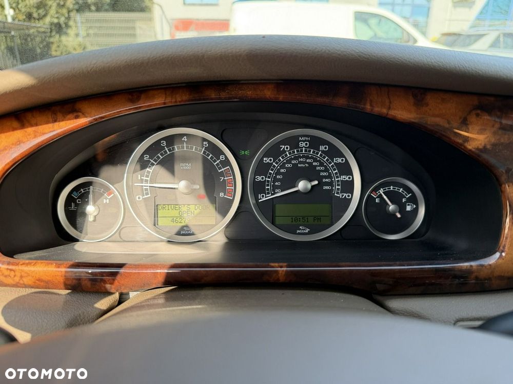 Jaguar S-Type - 20