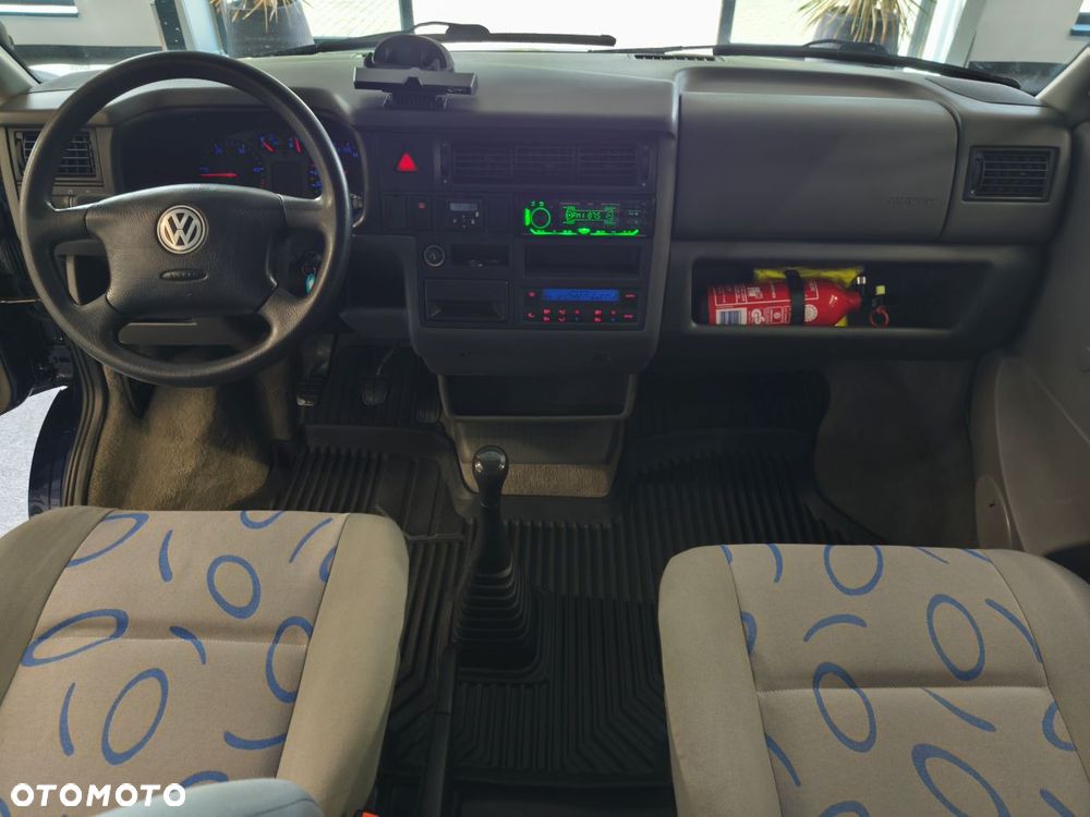 Volkswagen Multivan - 13