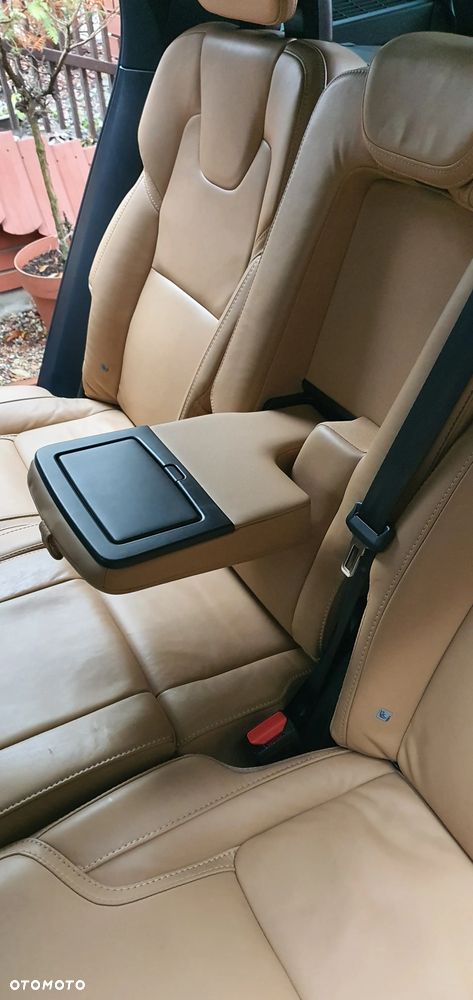 Volvo XC 90 B5 D AWD Inscription - 34