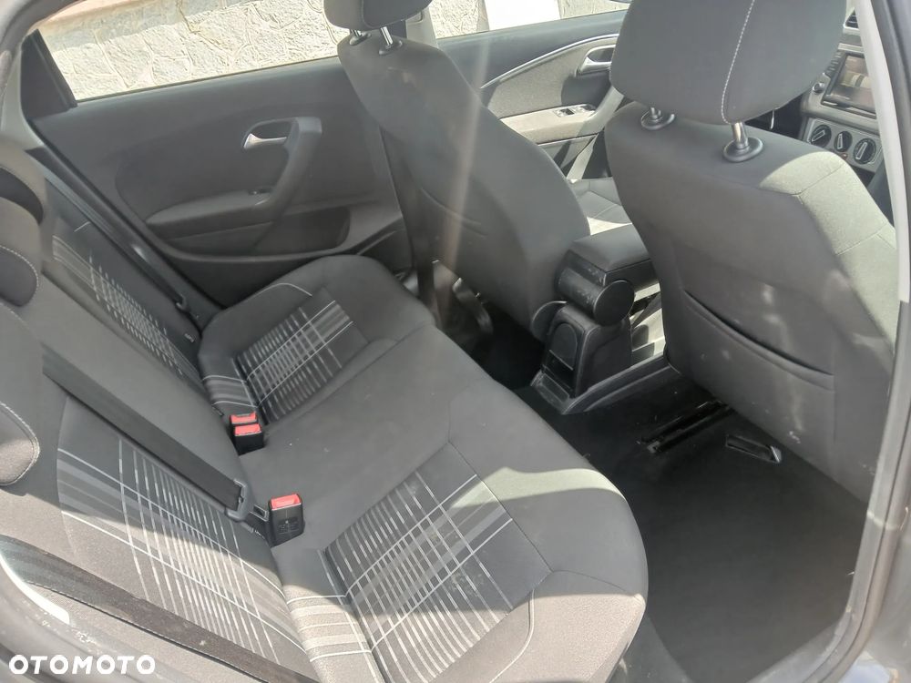 Volkswagen Polo 1.4 TDI Blue Motion Technology Lounge - 17