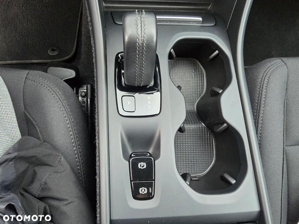 Volvo XC 40 T3 Momentum - 12