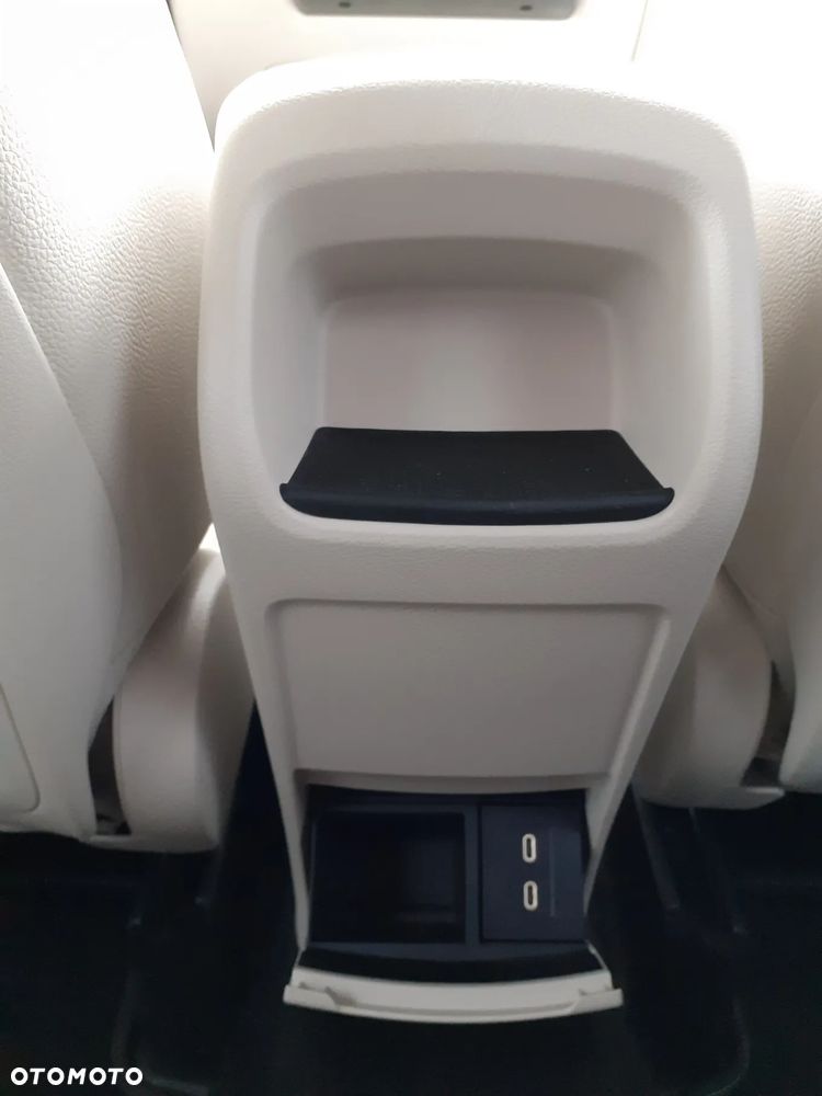 Mercedes-Benz GLA 200 Progressive - 28