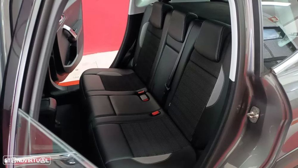 Peugeot 2008 1.2 PureTech Allure - 50