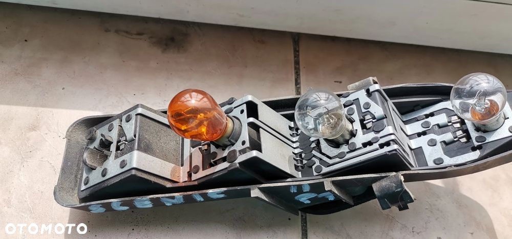 WKLAD LAMPY PRAWY LEWY TYL SCENIC II - 2