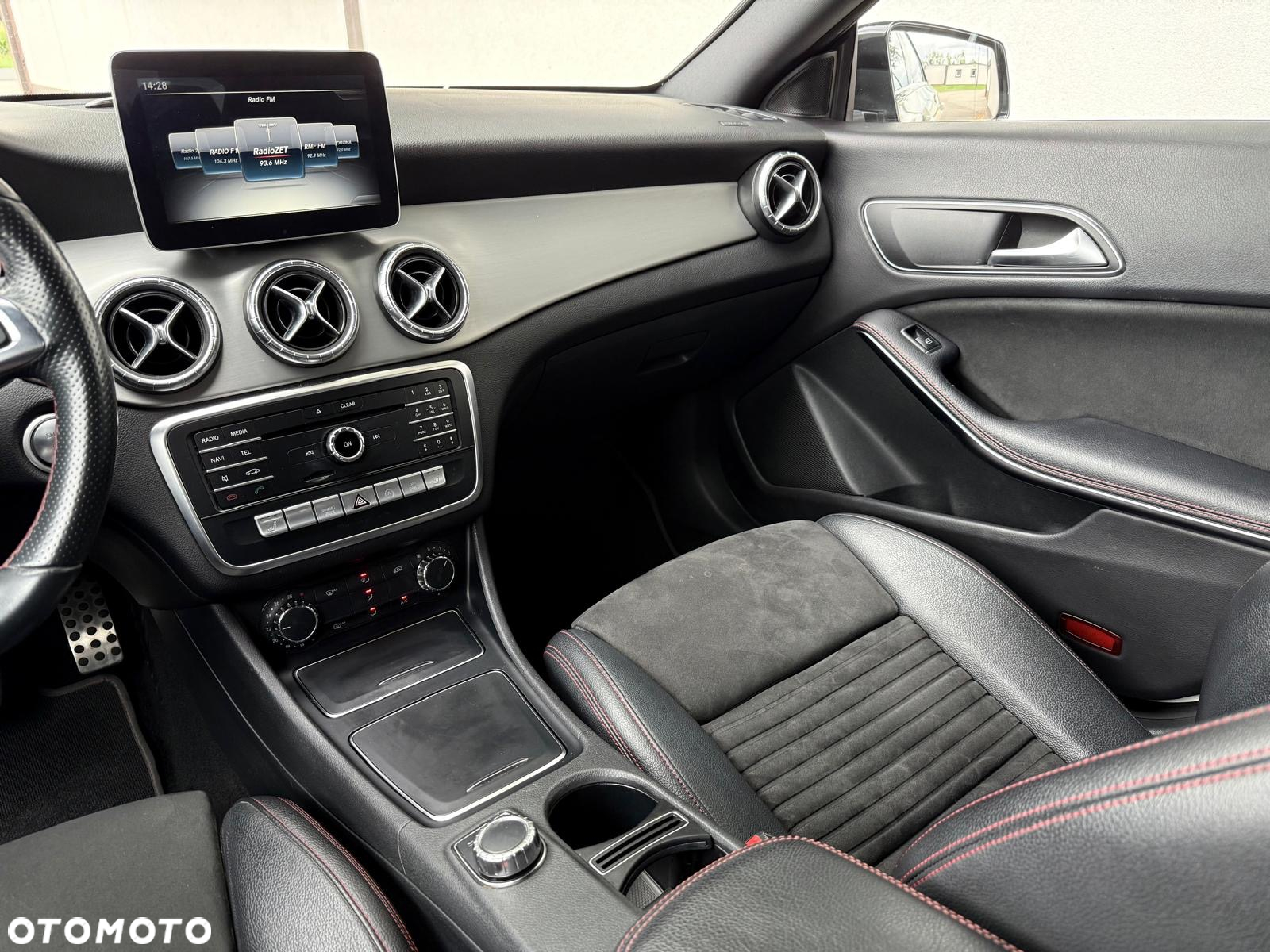 Mercedes-Benz CLA 200 7G-DCT AMG Line - 12