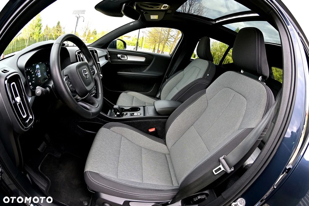 Volvo XC 40 B3 B DKG Plus Bright - 25