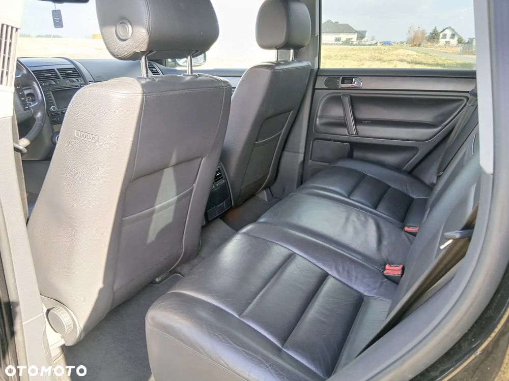 Volkswagen Touareg - 7