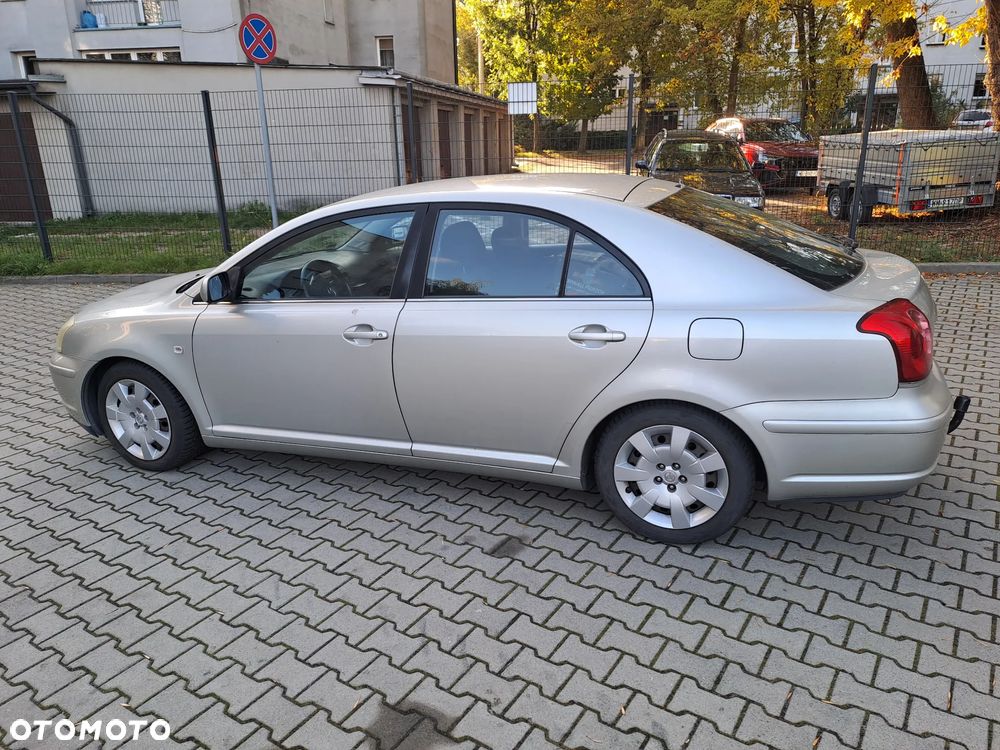 Toyota Avensis 2.0 D-4D - 6