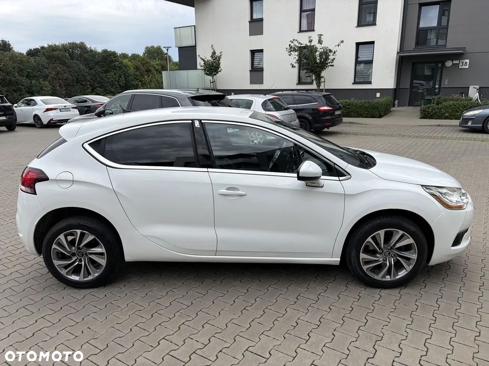 Citroën DS4 e-HDi 115 Chic - 8