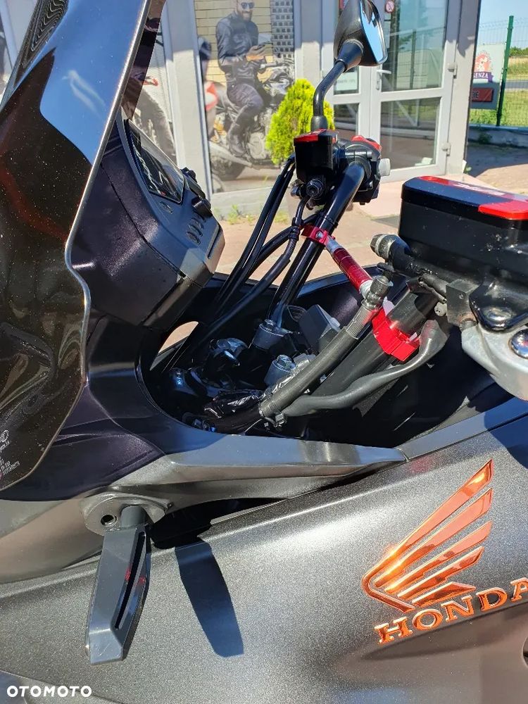 Honda VFR - 14