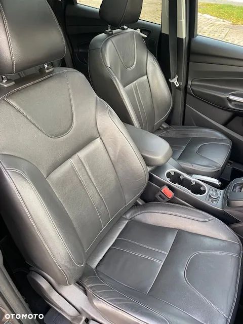 Ford Kuga - 12