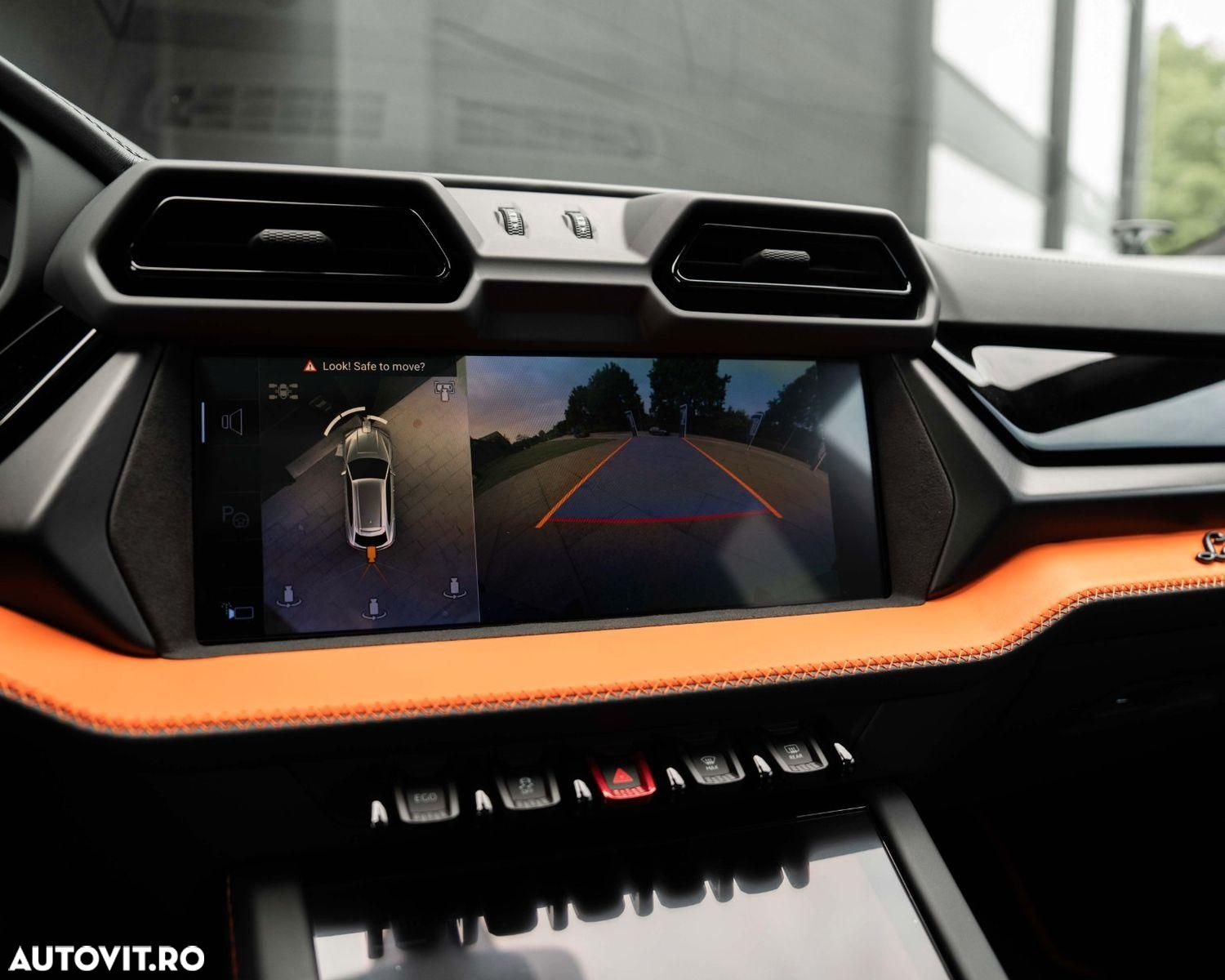 Lamborghini URUS - 12
