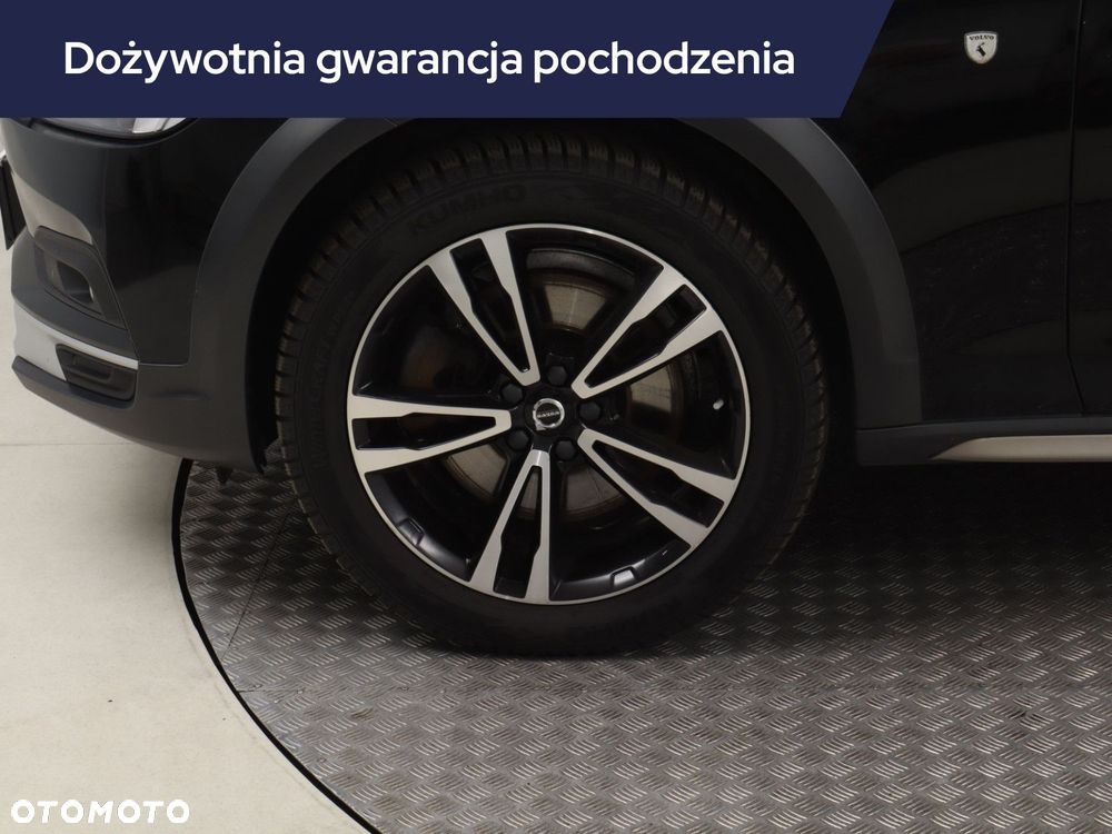 Volvo V90 Cross Country - 17