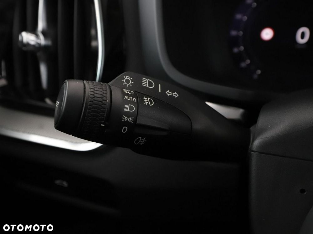 Volvo V60 B4 B Plus Bright - 32