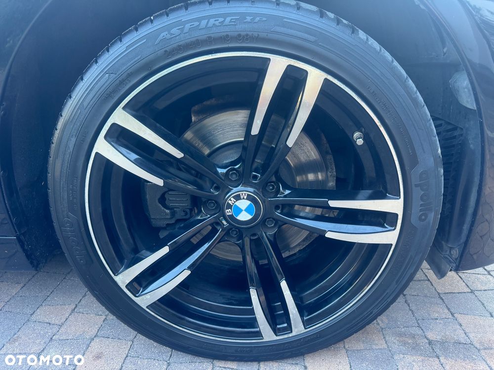 BMW Seria 5 528i xDrive - 29
