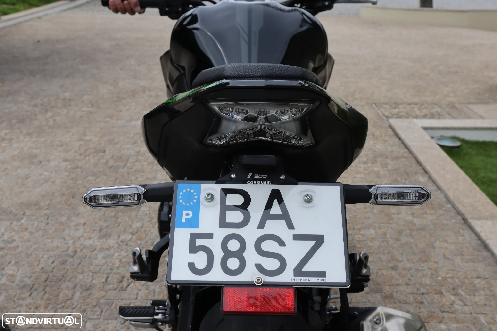 Kawasaki ZR 900F - 22