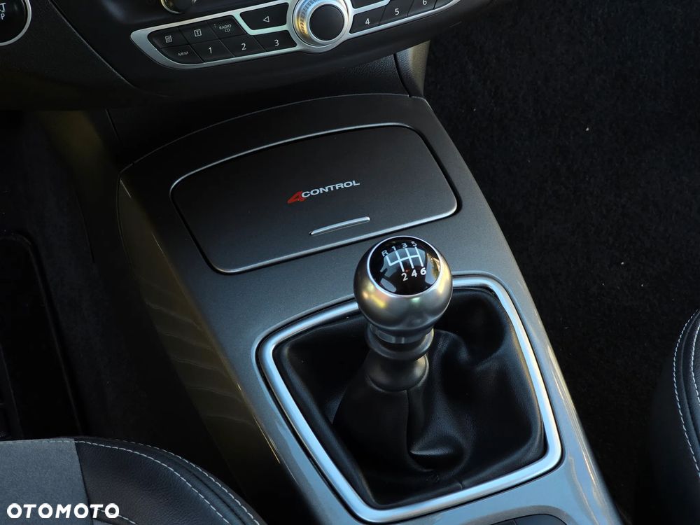 Renault Laguna dCi 150 FAP GT - 19